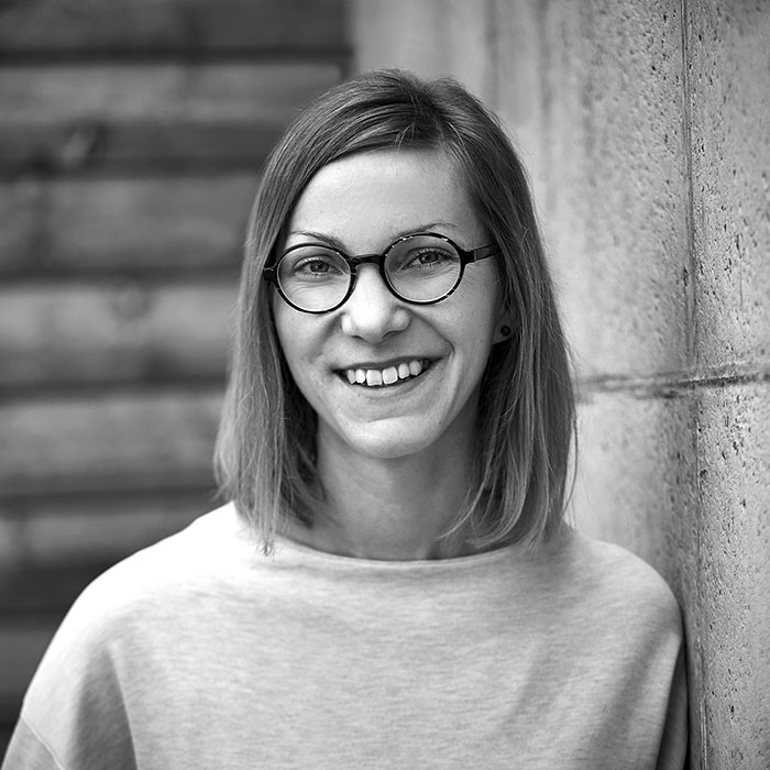 Lisa Knödlseder berät rund um die Themen Marketing, Kommunikation und Grafik