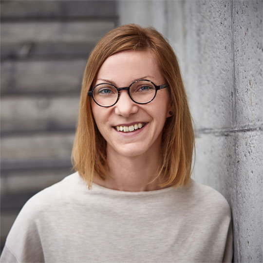 Lisa Knödlseder berät rund um die Themen Marketing, Kommunikation und Grafik